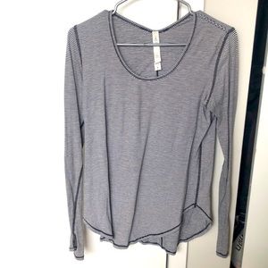 Lululemon long sleeve shirt